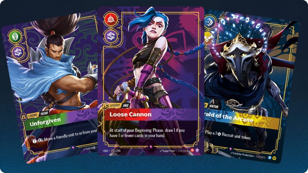Tři ilustrované karetní postavy s názvy "Unforgiven," "Loose Cannon" a "Herald of the Arcane."